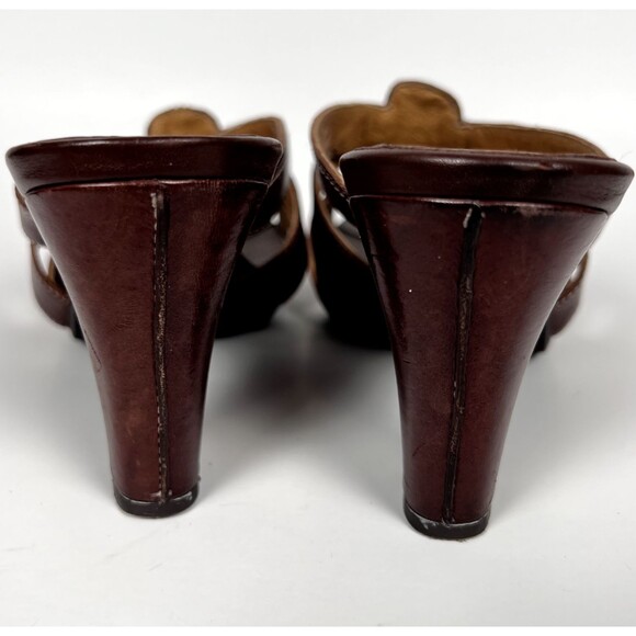 Clarks Sz 7M Artisan Tiga Leather Strappy Brown Heels Sandals Open Toe - Picture 2 of 9